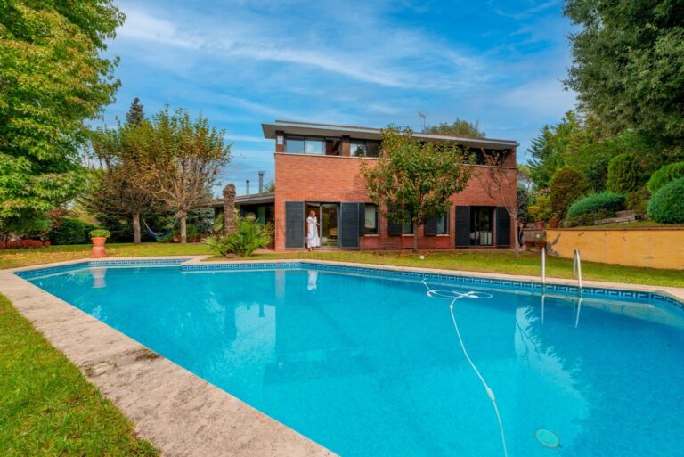 Casa con piscina en Vilanova del Vallès - Immotècnics