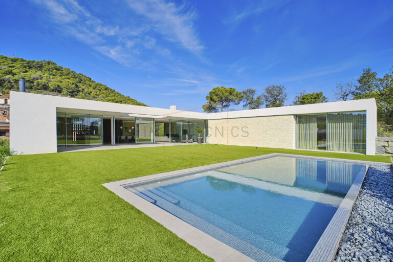 Villa with views of the Vallromanes Golf Course