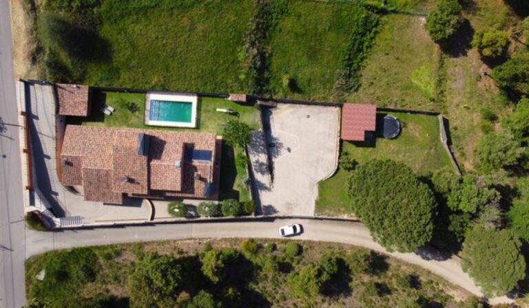 Espectacular casa en plena natura - Immotècnics