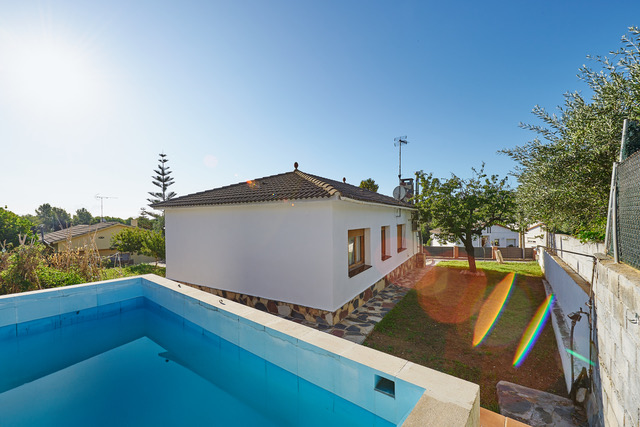 House with private swimming pool in 4 vents - Immotècnics