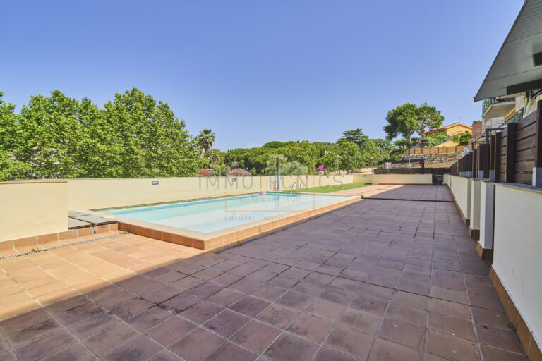 Apartment with terrace in Canet de Mar - Immotècnics