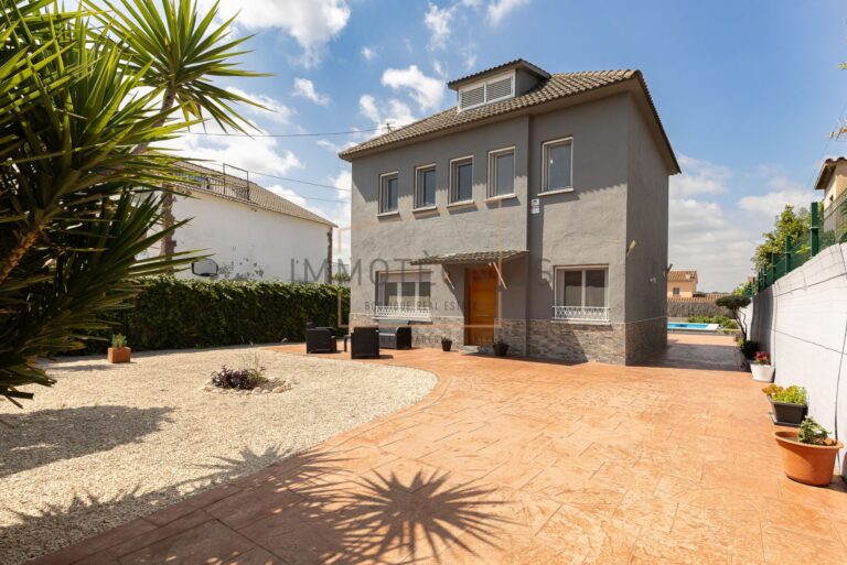 Acogedora unifamiliar en Santa Eulàlia