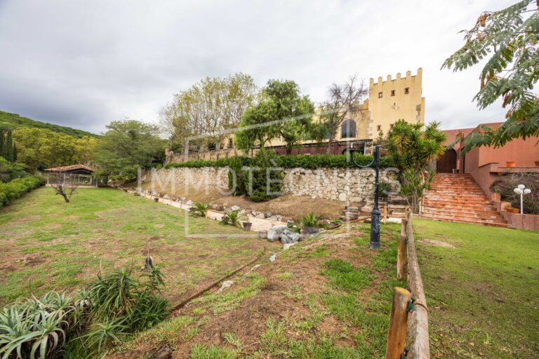 Architectural Gem with Centuries of History in Sant Vicenç de Montalt