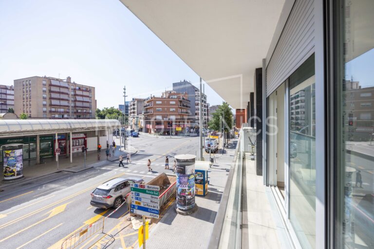 Entresuelo en av/ Sant Esteve - Granollers - Immotècnics