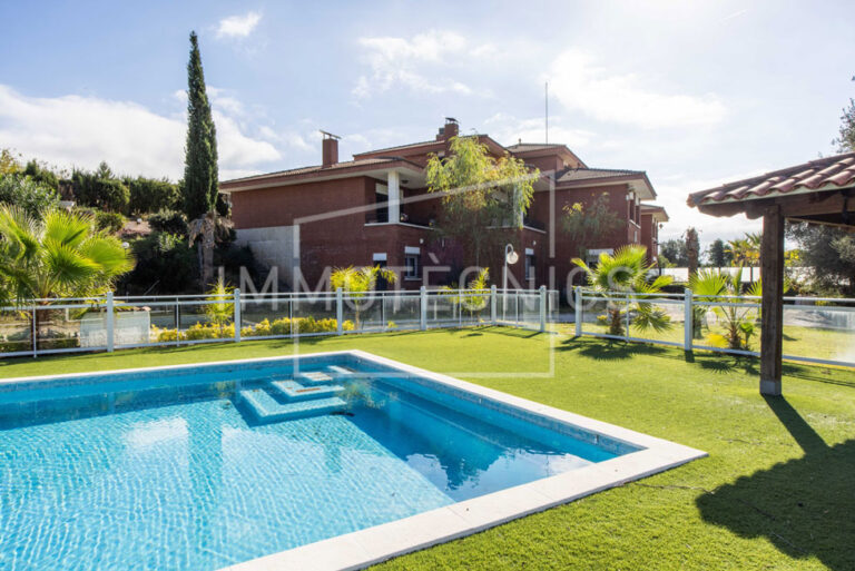 Estate with 4 Homes in Lliçà de Vall