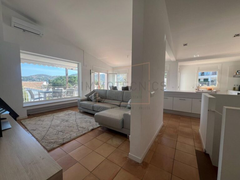 Casa unifamiliar con vistas al mar en El Port de la Selva - Immotècnics